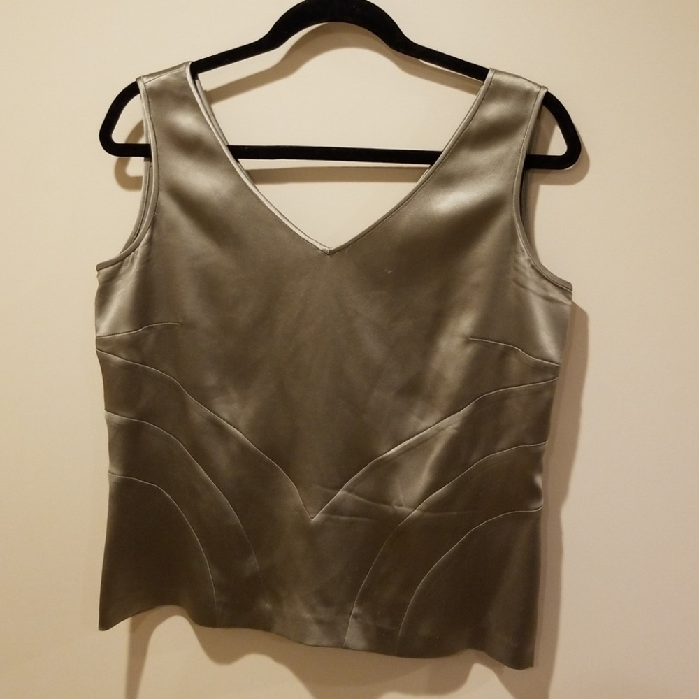 Jones New York Olive Green Satin V‑Neck Tank Top